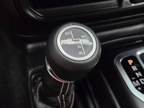 Used 2021 Jeep Wrangler Unlimited Sahara AWD/4WD image 13