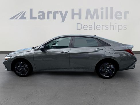 New 2026 Hyundai Elantra SEL Sport FWD image 3