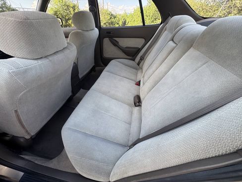 Used 1994 Toyota Camry LE FWD image 12
