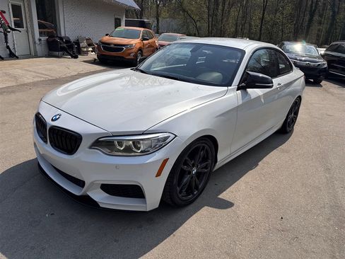 Used 2017 BMW M240i Coupe image 9