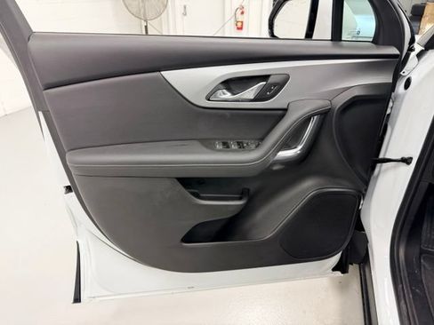 Certified 2025 Chevrolet Blazer LT AWD/4WD image 16