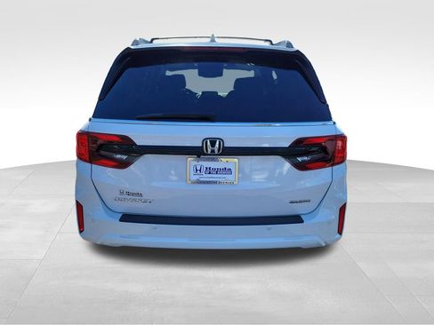 Certified 2025 Honda Odyssey Touring image 9