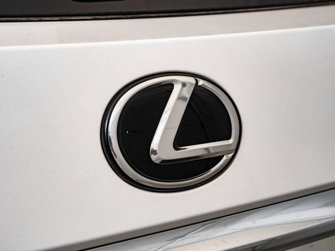 Certified 2022 Lexus RX 350L Premium w/ Premium Package AWD/4WD image 18