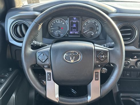 Used 2019 Toyota Tacoma TRD Off-Road AWD/4WD image 6
