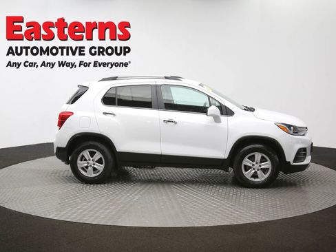 Used 2020 Chevrolet Trax LT w/ LT Convenience Package image 44