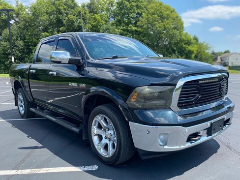Used 2015 RAM 1500 Laramie w/ Convenience Group AWD/4WD image 8