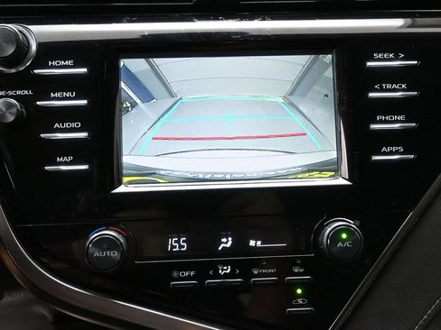 Used 2020 Toyota Camry SE FWD image 15