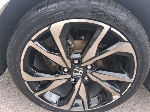 Used 2018 Honda Civic Sport image 12
