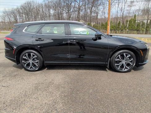 Certified 2025 Toyota Crown Signia AWD/4WD image 8