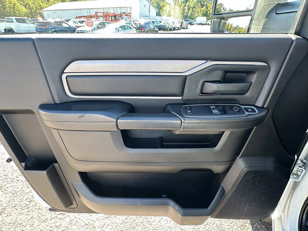 Used 2024 RAM 2500 Tradesman w/ Chrome Appearance Group AWD/4WD image 20