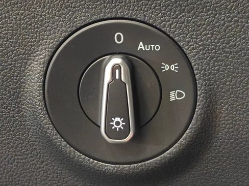 Used 2025 Volkswagen Taos S AWD/4WD image 39