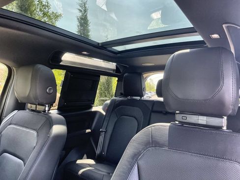 Certified 2023 Land Rover Defender 90 X-Dynamic SE AWD/4WD image 20
