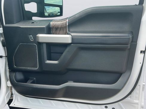 Used 2019 Ford F250 Lariat w/ Lariat Ultimate Package AWD/4WD image 24