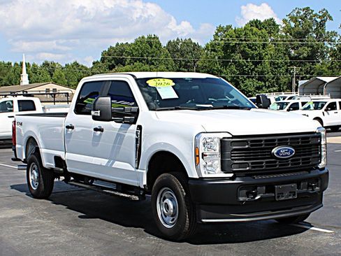 Used 2026 Ford F350 XL w/ Snow Plow/Camper Package AWD/4WD image 2
