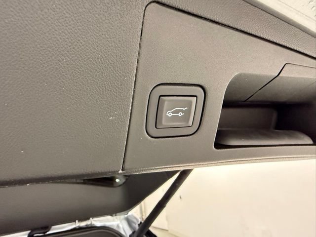 Certified 2025 Cadillac XT5 Premium Luxury AWD/4WD image 30