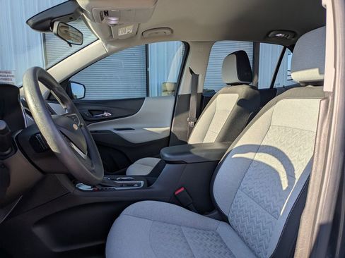 Used 2022 Chevrolet Equinox LS image 14