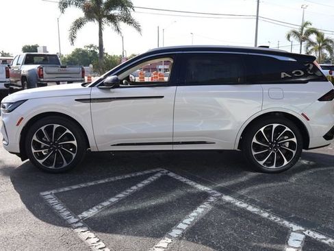 New 2026 Lincoln Nautilus Black Label AWD/4WD image 4