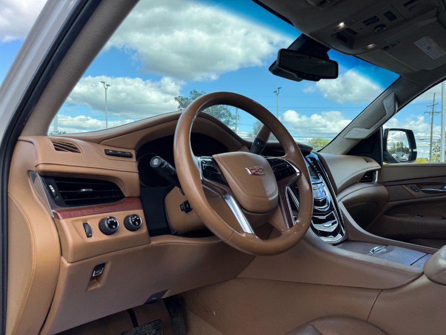 Used 2016 Cadillac Escalade Platinum AWD/4WD image 14