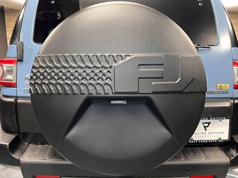 Used 2014 Toyota FJ Cruiser 4WD image 22