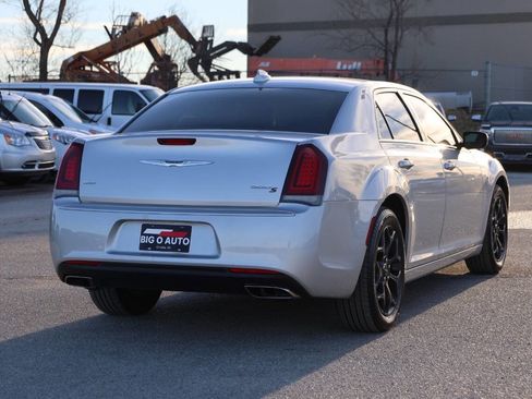 Used 2020 Chrysler 300 S image 9