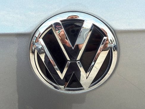 Used 2020 Volkswagen Tiguan S FWD image 15