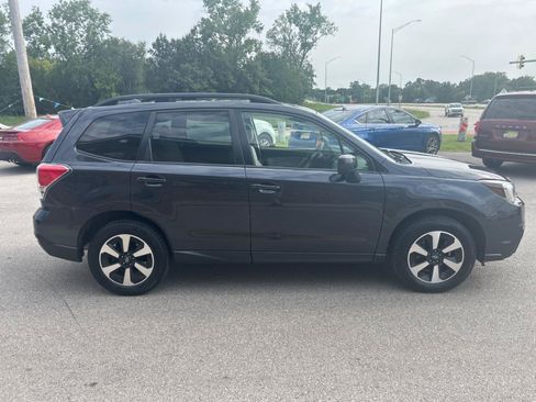 Used 2017 Subaru Forester 2.5i Premium AWD/4WD image 4
