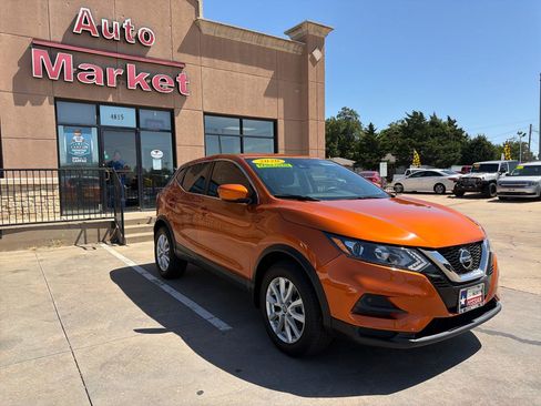 Used 2020 Nissan Rogue Sport S w/ Appearance Package FWD image 3