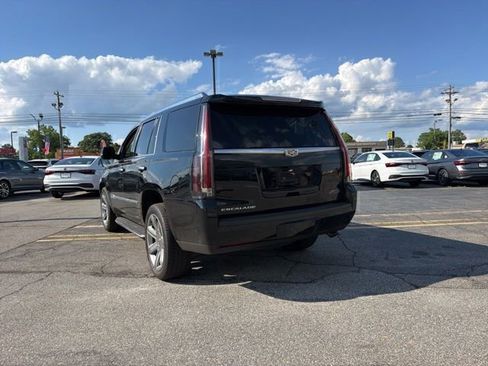 Used 2020 Cadillac Escalade Luxury AWD/4WD image 7