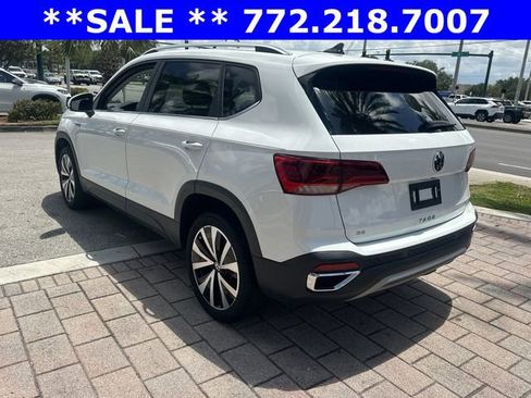 Certified 2024 Volkswagen Taos SE FWD image 9