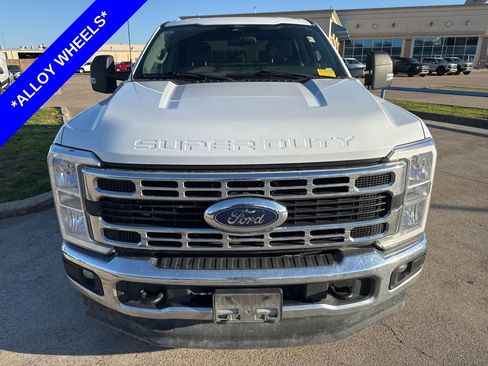 Used 2024 Ford F250 XLT image 2