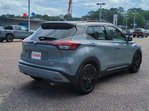 Used 2021 Nissan Kicks SR w/ SR Premium Package FWD image 5