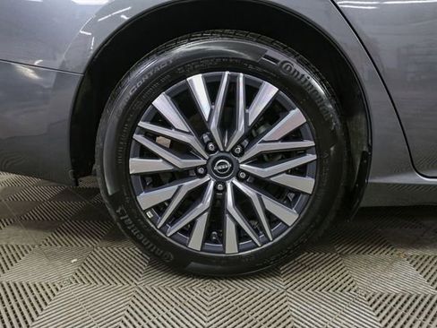 Used 2025 Nissan Altima 2.5 SV image 14