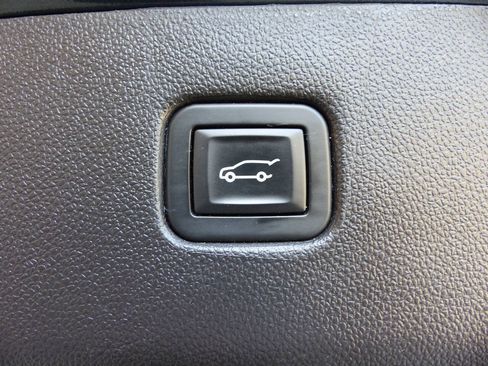 Used 2019 Chevrolet Blazer LT AWD/4WD image 32