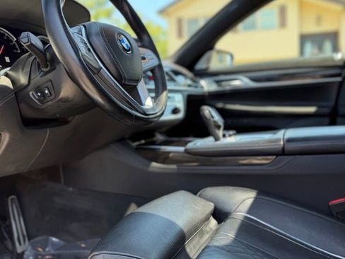 Used 2019 BMW 750i xDrive w/ Executive Package AWD/4WD image 9