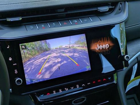 New 2026 Jeep Grand Cherokee Altitude image 14