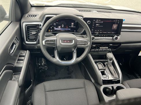 New 2026 GMC Canyon Elevation w/ LPO, Black Badging Package RWD image 11