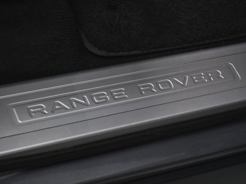 Used 2021 Land Rover Range Rover Sport SVR Carbon Edition AWD/4WD image 16