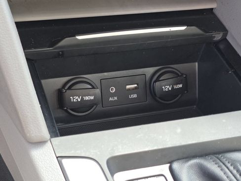 Used 2018 Hyundai Elantra SEL FWD image 5