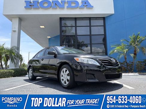 Used 2010 Toyota Camry FWD image 1