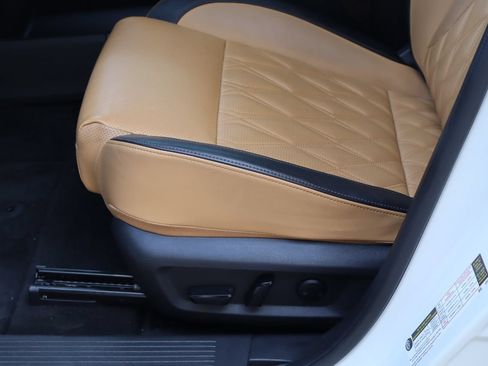 Used 2023 Nissan Rogue Platinum w/ Platinum Premium Package FWD image 15