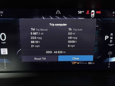 Used 2023 Volvo XC60 B5 Plus image 19