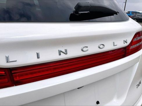 Used 2017 Lincoln MKC Select image 27