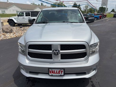 Used 2017 RAM 1500 Express AWD/4WD image 3