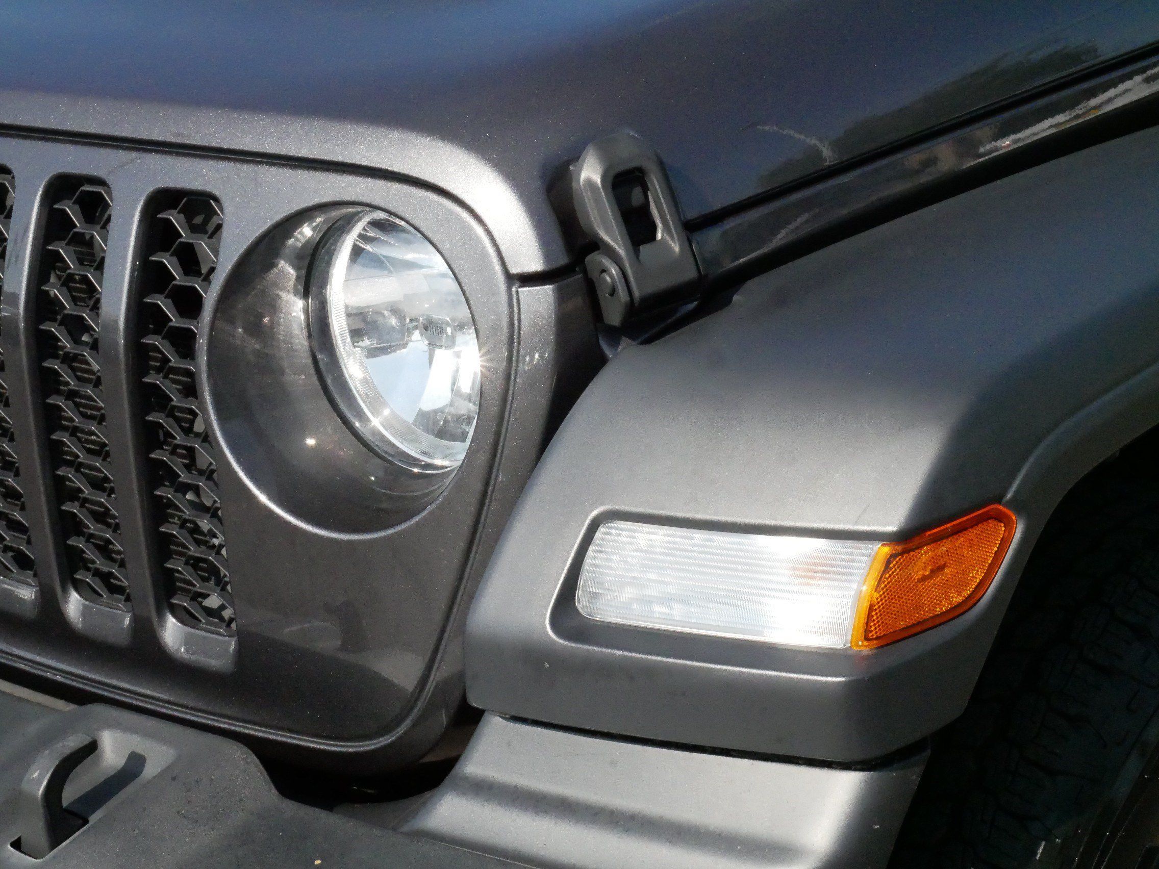 Used 2024 Jeep Wrangler Sport AWD/4WD image 16