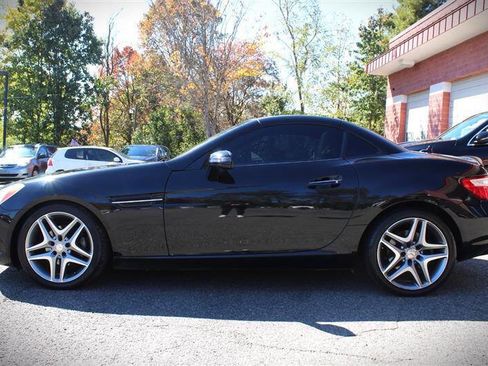 Used 2015 Mercedes-Benz SLK 250 w/ Premium Package image 2