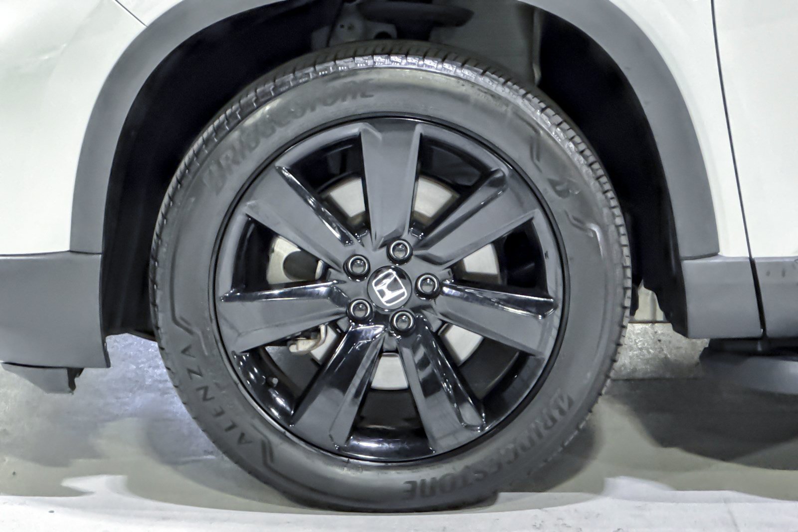 Used 2025 Honda Pilot Black Edition image 13