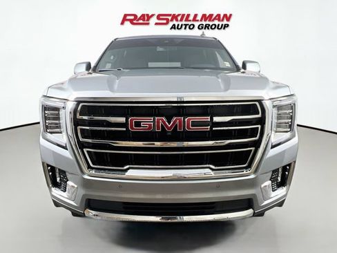 Used 2023 GMC Yukon XL SLT w/ SLT Premium Package AWD/4WD image 2