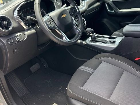 Used 2025 Chevrolet Blazer LT FWD image 9