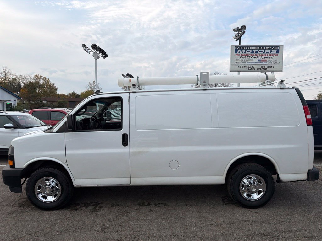 Used 2022 Chevrolet Express 2500 w/ Driver Convenience Package RWD image 8