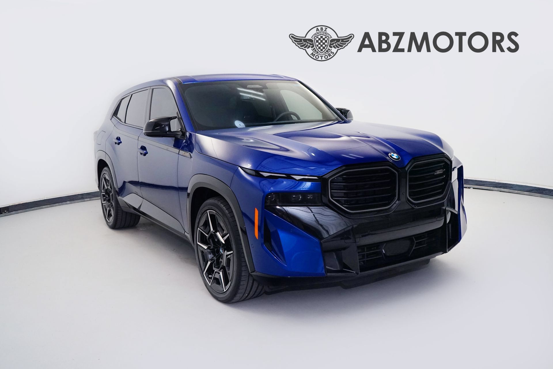 Used 2025 BMW XM w/ M Driver's Package AWD/4WD image 1